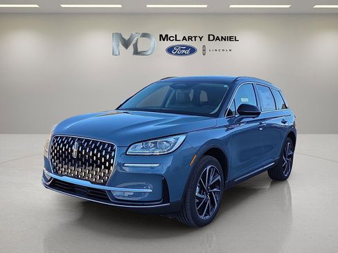 New 2026 Lincoln Corsair Reserve w/ Towing Package image 2