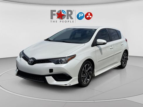 Used 2018 Toyota Corolla iM FWD image 1