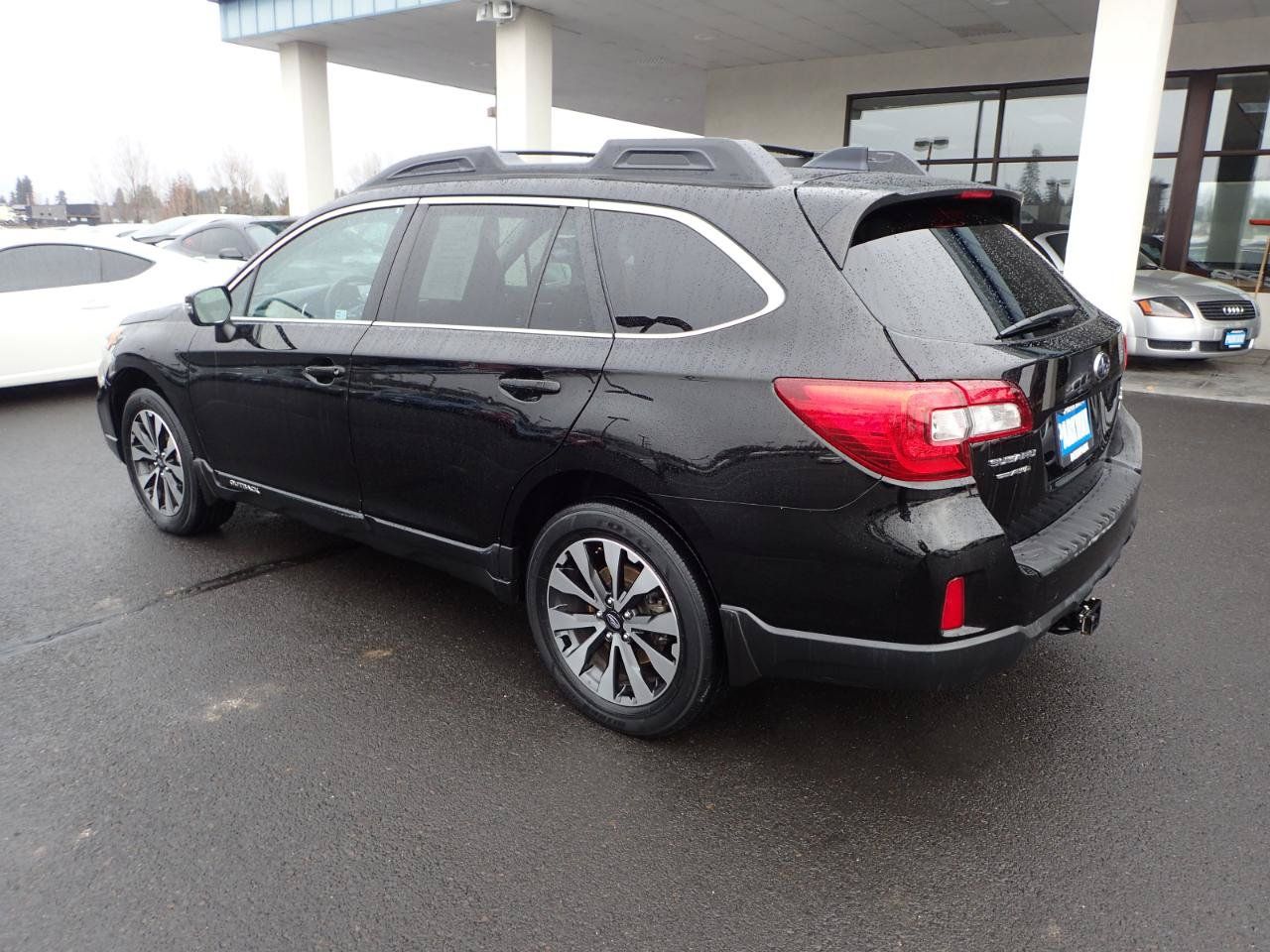 Used 2016 Subaru Outback 2.5i Limited AWD/4WD image 3