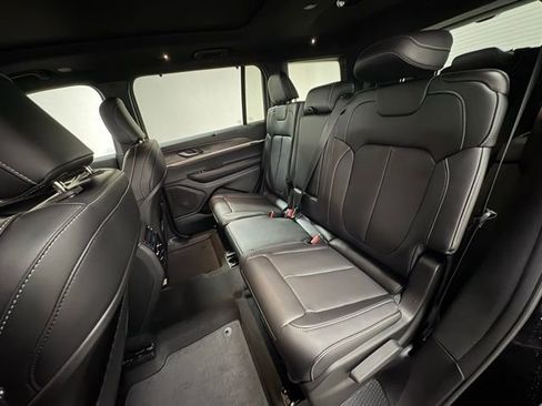 New 2025 Jeep Grand Cherokee L Limited w/ Luxury Tech Group II image 17