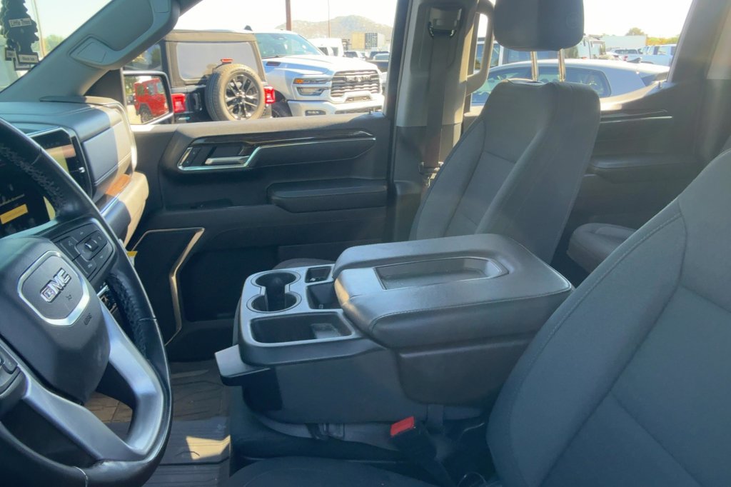 Used 2024 GMC Sierra 1500 Elevation RWD image 11