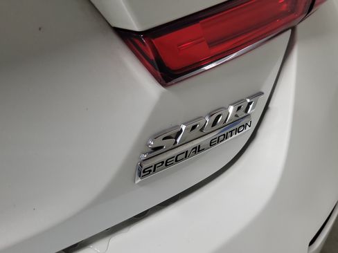 Used 2022 Honda Accord Sport Special Edition image 9