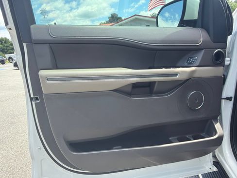 Used 2021 Ford Expedition XLT RWD image 16