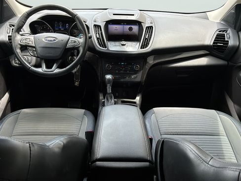 Used 2017 Ford Escape SE w/ Equipment Group 201A FWD image 18
