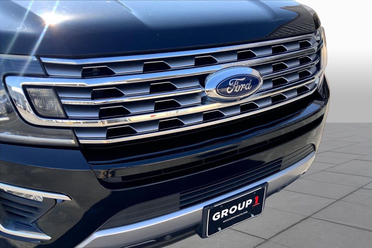 Used 2018 Ford Expedition Max Limited w/ Equipment Group 302A RWD image 30