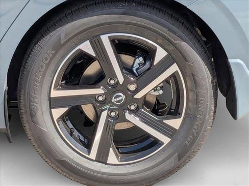 New 2025 Nissan Sentra SV image 9