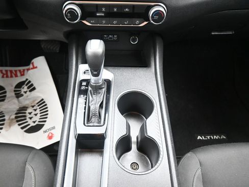 Used 2025 Nissan Altima 2.5 SV image 8