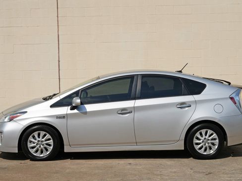 Used 2014 Toyota Prius Prime Plug-In Hybrid FWD image 43