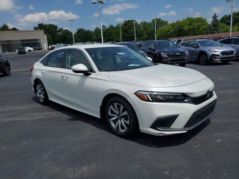 Used 2023 Honda Civic LX image 4