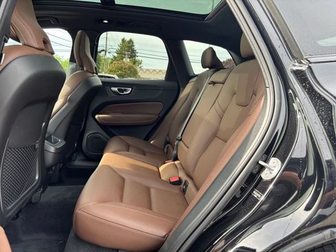Certified 2024 Volvo XC60 B5 Plus w/ Protection Package Premier AWD/4WD image 21