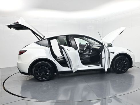 Used 2021 Tesla Model Y Long Range AWD/4WD image 51