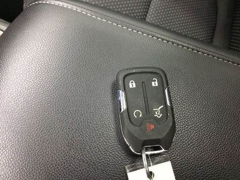 Used 2023 GMC Acadia SLE w/ Driver Convenience Package image 10