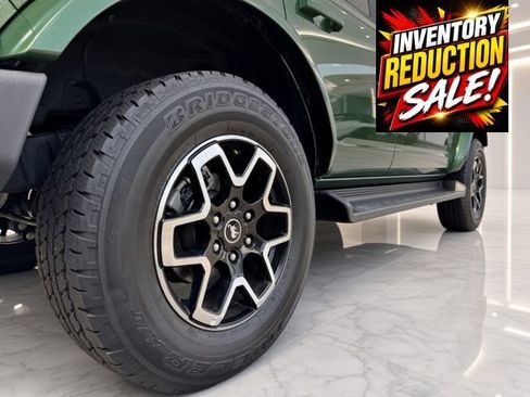 Used 2025 Ford Bronco Outer Banks AWD/4WD image 12