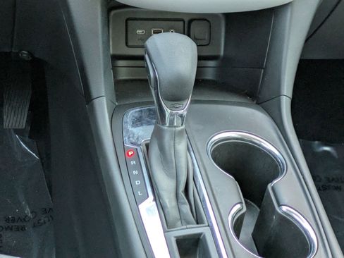 Used 2023 Chevrolet Equinox LS image 20