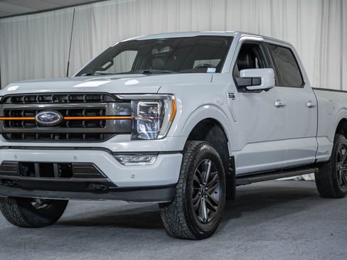 Used 2022 Ford F150 Lariat w/ Equipment Group 502A High image 3