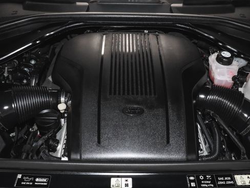 Used 2025 Land Rover Range Rover Sport Dynamic SE image 48