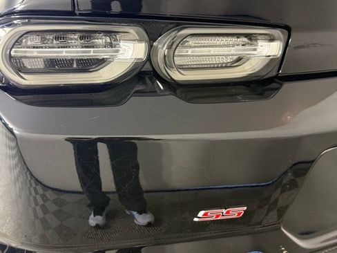 Used 2022 Chevrolet Camaro SS RWD image 9