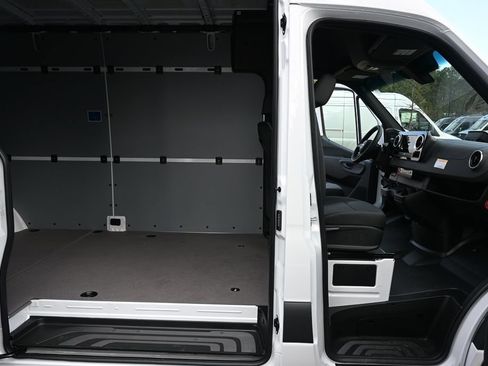 Used 2026 Mercedes-Benz Sprinter 2500 image 23