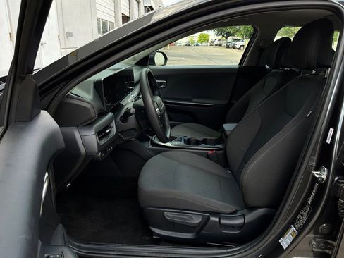 Used 2025 Kia K4 FWD image 10