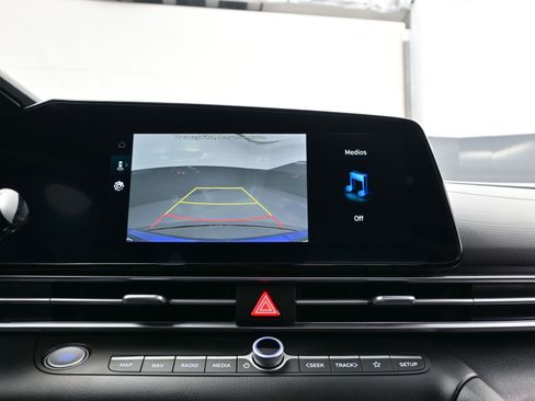 Certified 2025 Hyundai Elantra SEL image 18