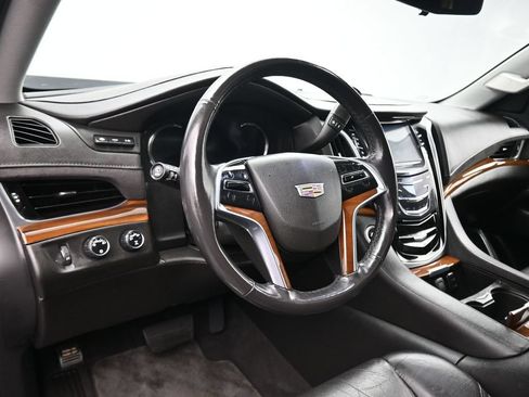 Used 2020 Cadillac Escalade Luxury w/ LPO, Radiant Package AWD/4WD image 14