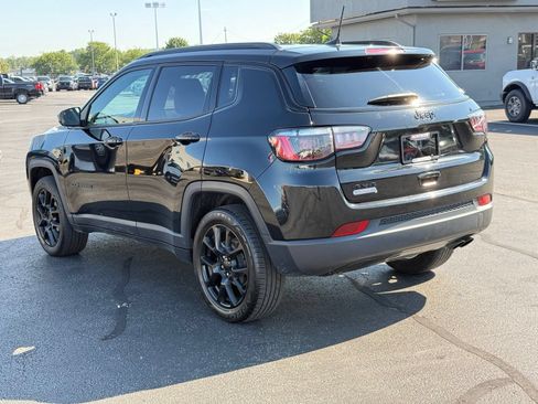 Used 2022 Jeep Compass Latitude w/ Convenience Group AWD/4WD image 6