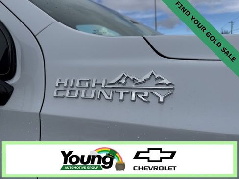 New 2026 Chevrolet Suburban High Country image 10