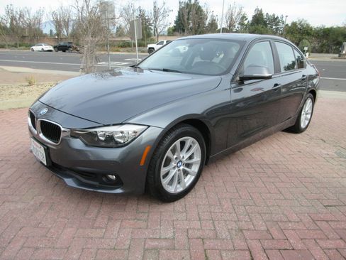 Used 2016 BMW 320i Sedan image 1