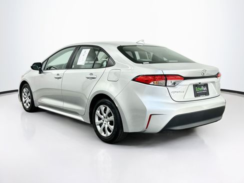 Used 2025 Toyota Corolla LE FWD image 5