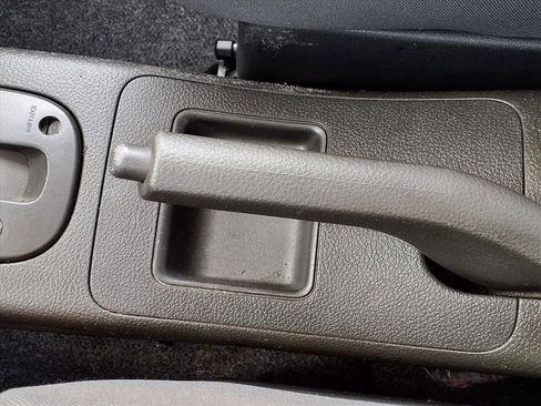 Used 2011 Nissan Cube 1.8 SL w/ Interior Illumination Pkg FWD image 28