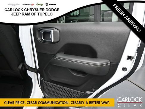 Used 2023 Jeep Gladiator Overland AWD/4WD image 34