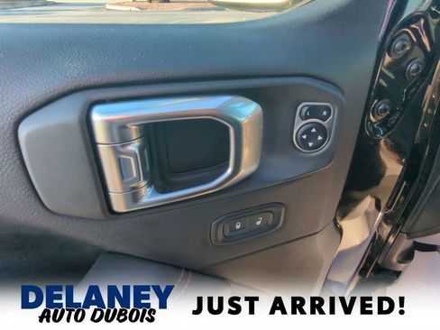 Used 2023 Jeep Gladiator Rubicon w/ Cold Weather Group image 13