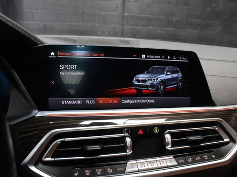 Used 2021 BMW X5 xDrive40i w/ M Sport Package image 61