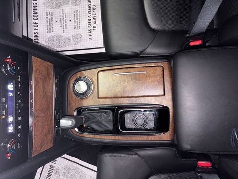 Used 2024 Nissan Armada SL w/ Captain's Chairs Package image 43