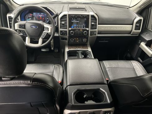 Used 2019 Ford F250 Lariat w/ Chrome Package image 4