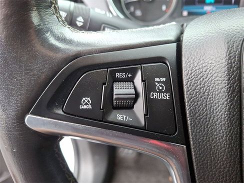 Used 2020 Buick Encore Essence image 17