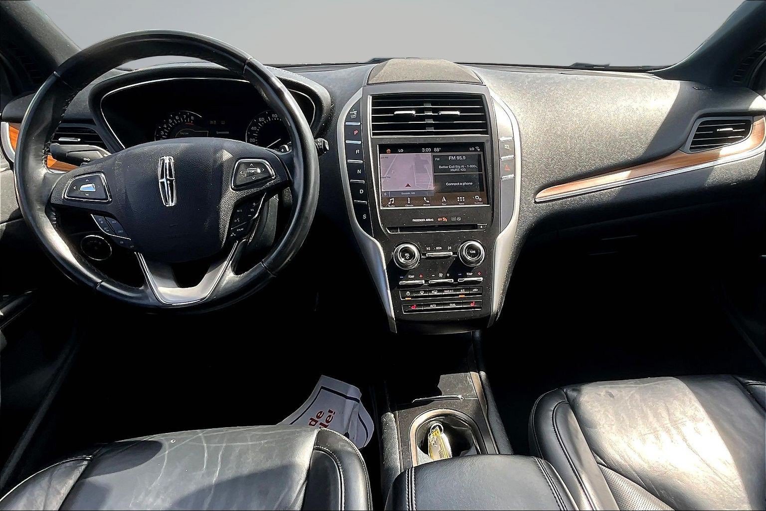 Used 2019 Lincoln MKC Select w/ Select Plus Package AWD/4WD image 6