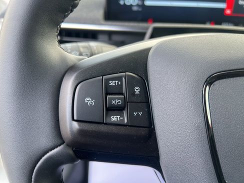 Used 2025 Ford Mustang Mach-E Premium AWD/4WD image 34
