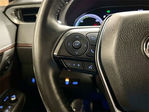 Used 2021 Toyota Venza XLE image 33