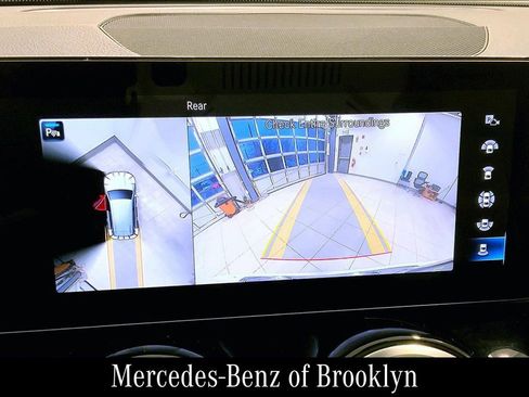 Used 2023 Mercedes-Benz GLB 250 4MATIC image 29