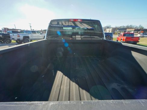 Used 2018 RAM 2500 Tradesman w/ Chrome Appearance Group image 12