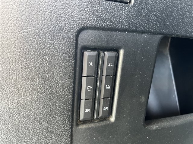 Used 2020 Ford Expedition XLT w/ Equipment Group 202A AWD/4WD image 16