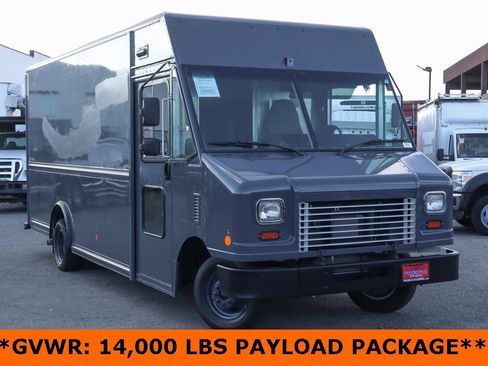 Used 2019 Ford E-450 and Econoline 450 Super Duty image 2