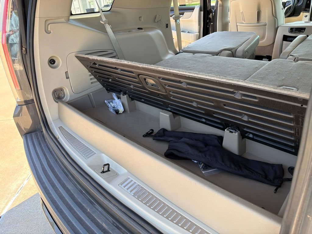 Used 2020 Cadillac Escalade Luxury AWD/4WD image 34