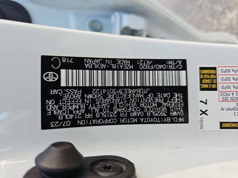 Used 2023 Toyota Corolla LE w/ Carpet Mat Package (TMS) FWD image 8