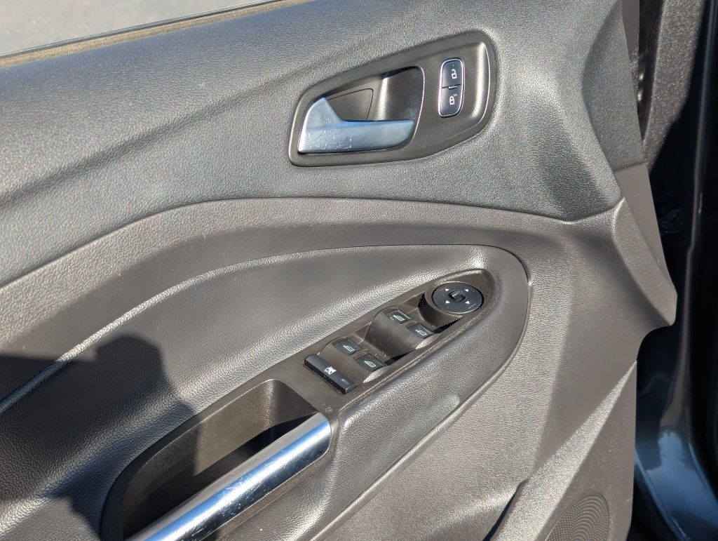 Used 2018 Ford Escape SE w/ SE Sport Appearance Package AWD/4WD image 26