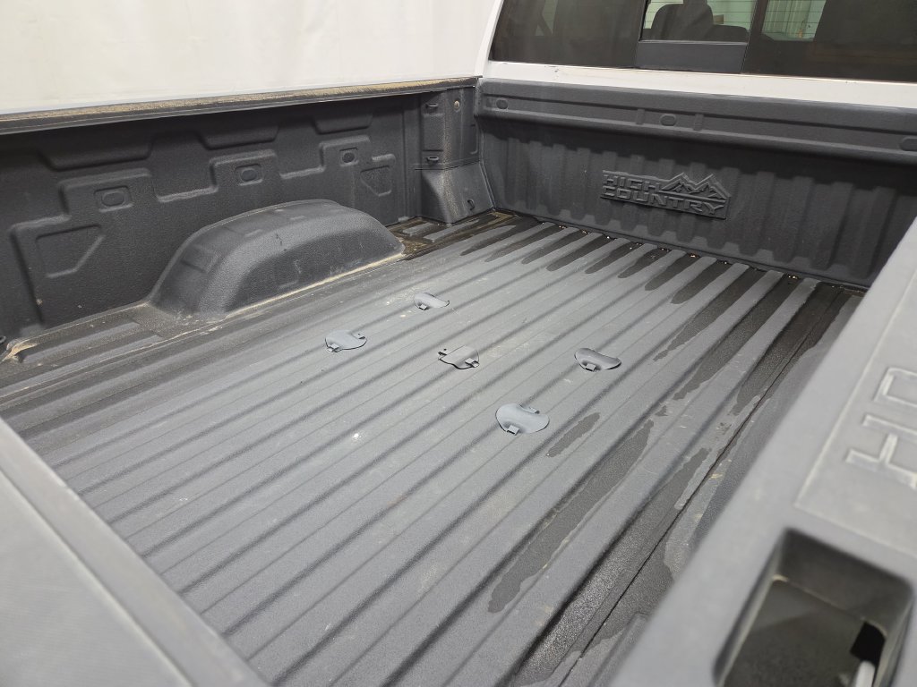 Used 2024 Chevrolet Silverado 2500 High Country w/ High Country Premium Package AWD/4WD image 5