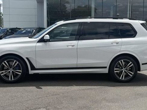 Used 2024 BMW X7 xDrive40i w/ M Sport Package AWD/4WD image 42