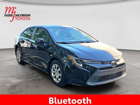 Used 2024 Toyota Corolla LE FWD image 5