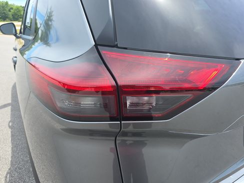 Used 2023 Nissan Rogue SV FWD image 34